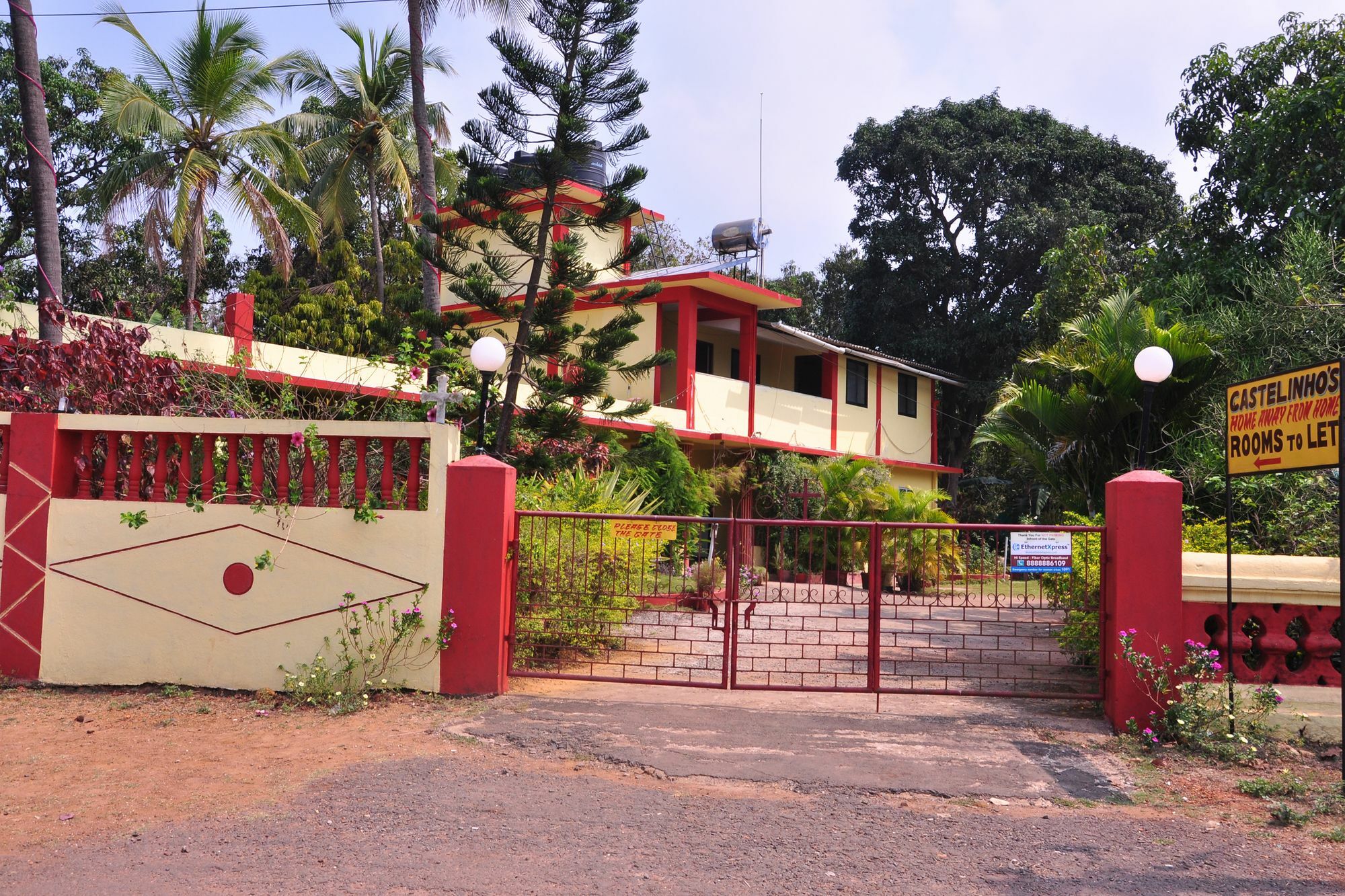 Castelinho'S Home Away From Home Anjuna Exteriör bild